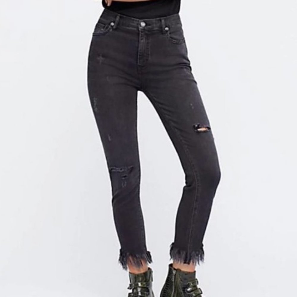 Free People Black Distressed Frayed Hem Fringe Skinny Crop Jeans Size 28